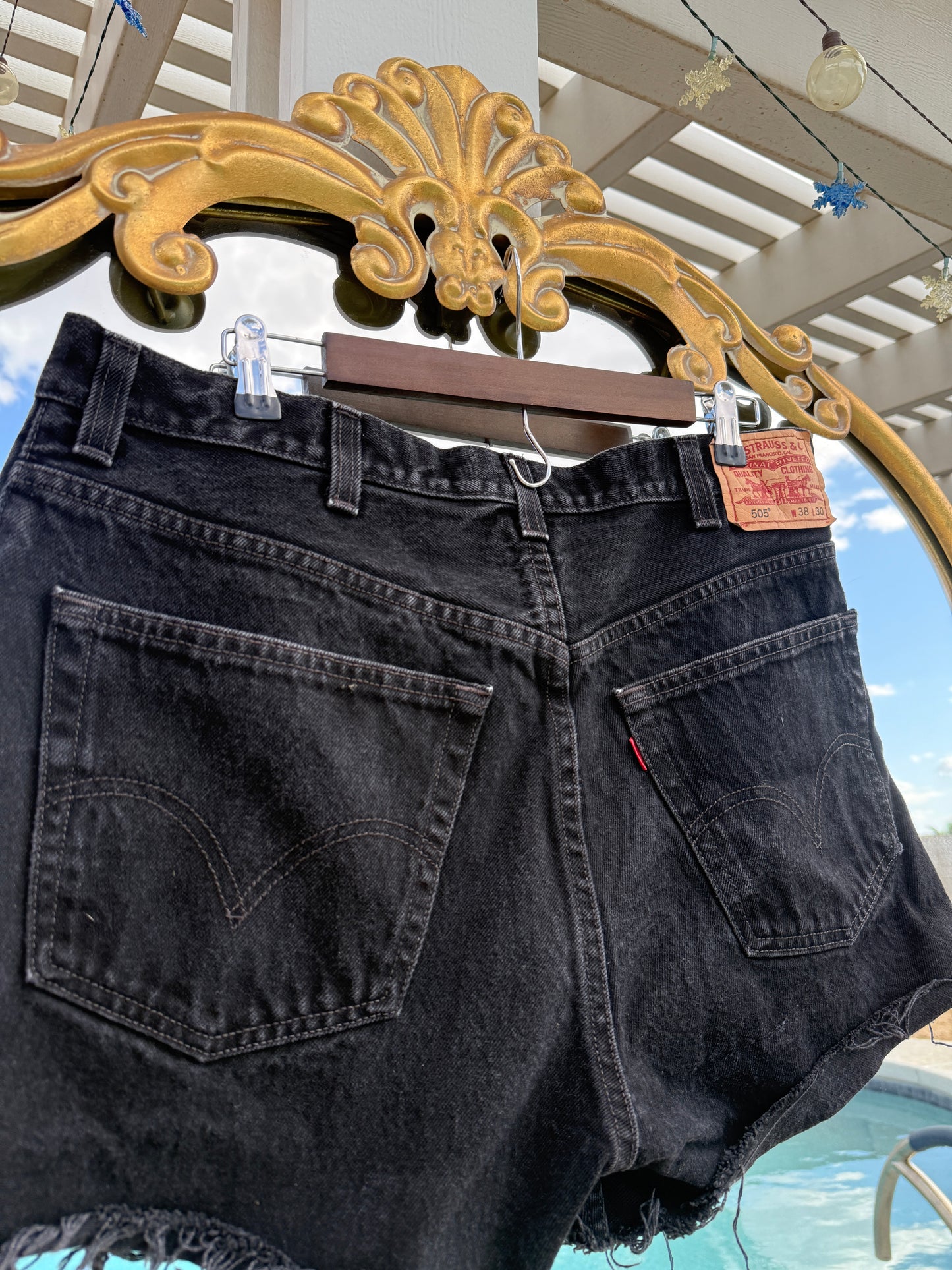 Vintage 505 Levi Shorts - 36