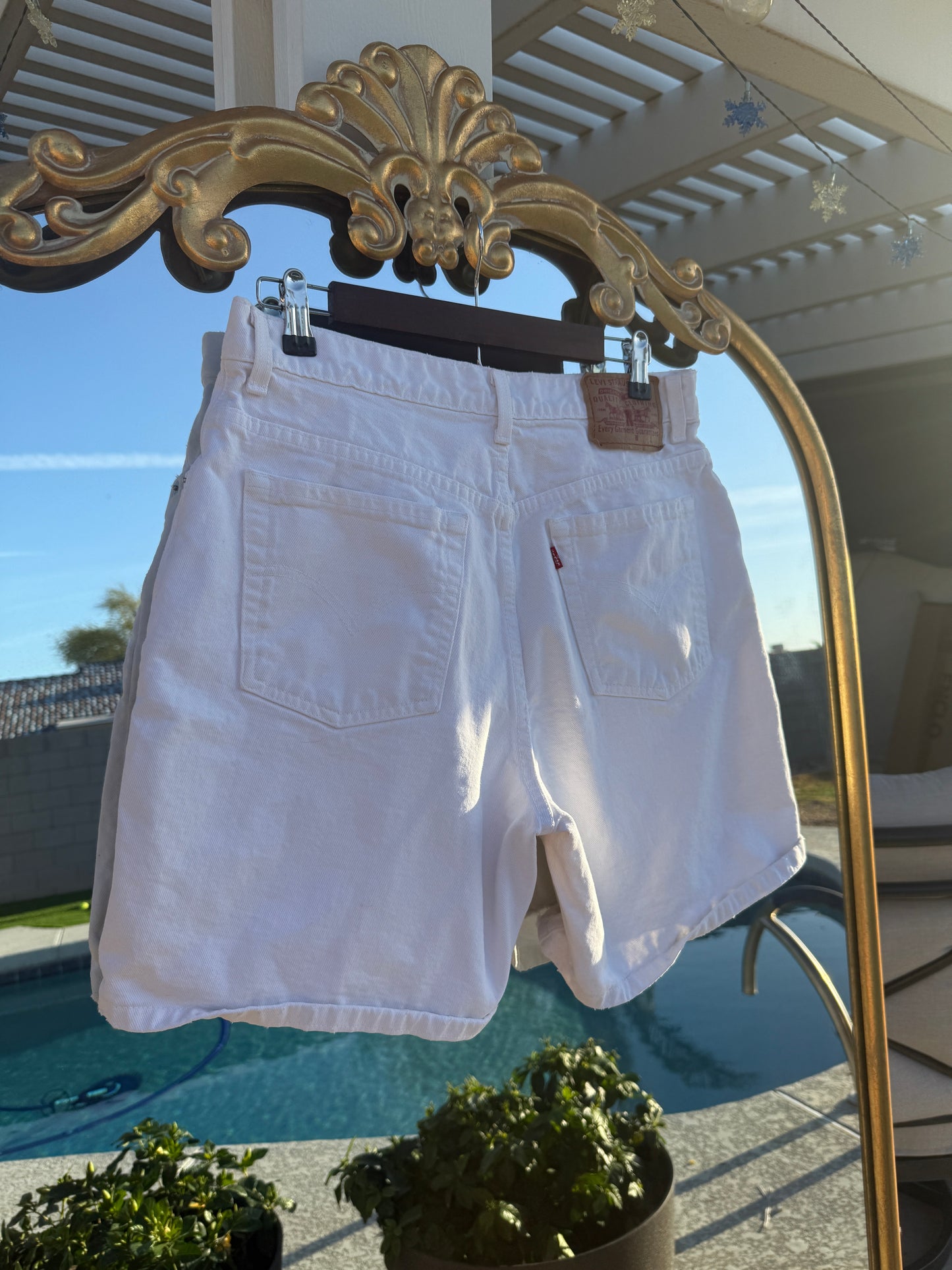 Vintage White Levi Shorts - 30