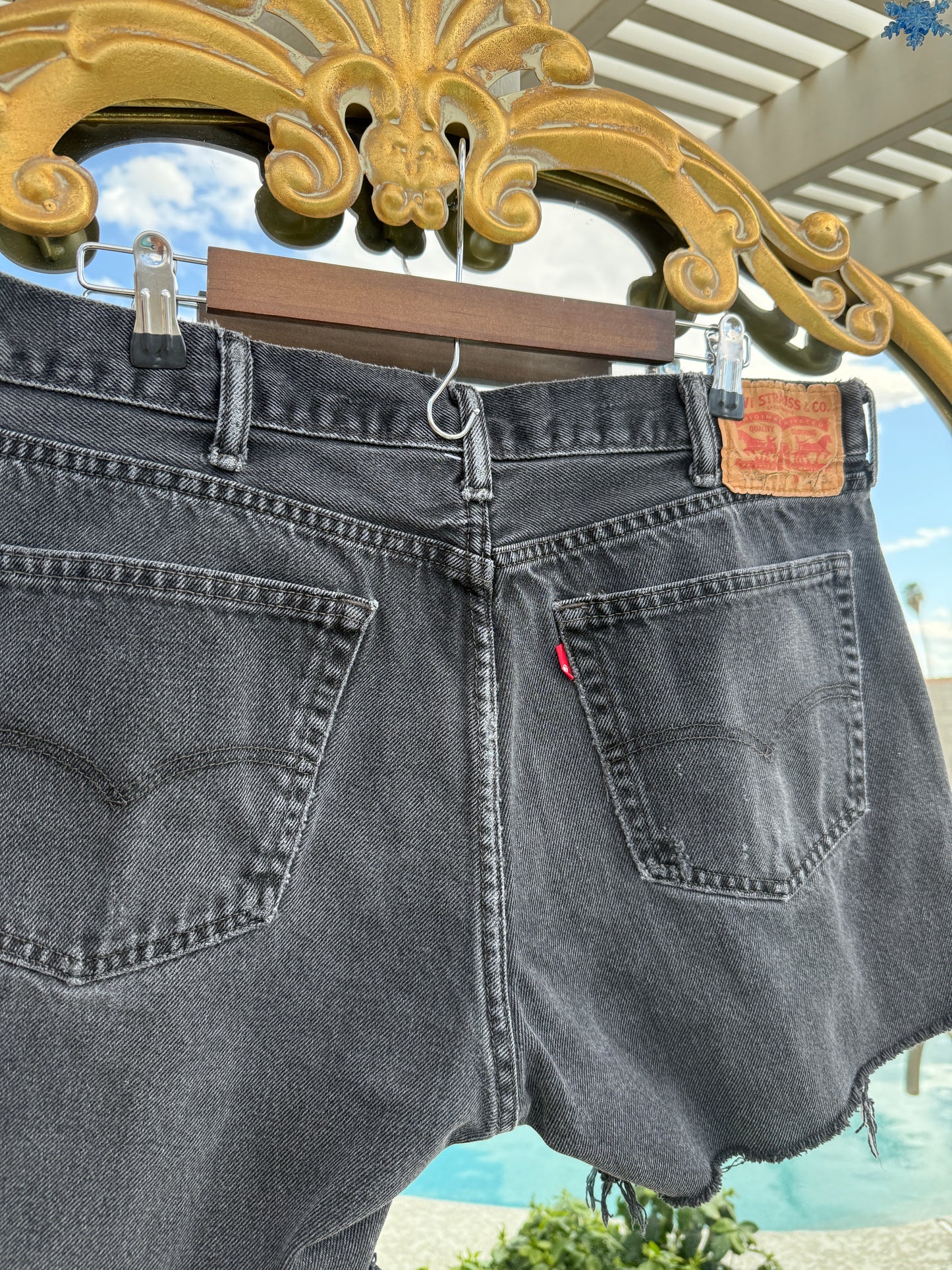 Vintage Levi Shorts - 34
