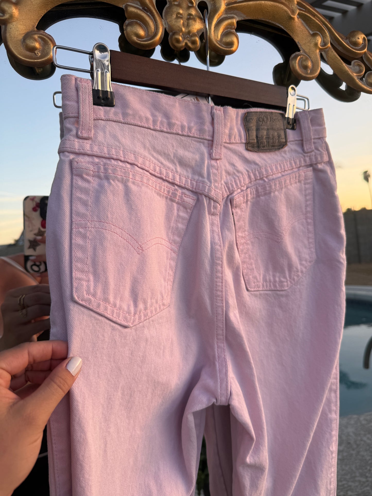 Vintage 900 Series Pink Levi Jeans - 24