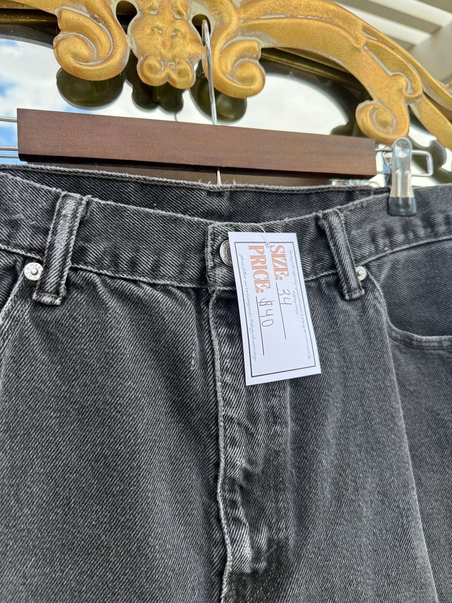 Vintage Levi Shorts - 34