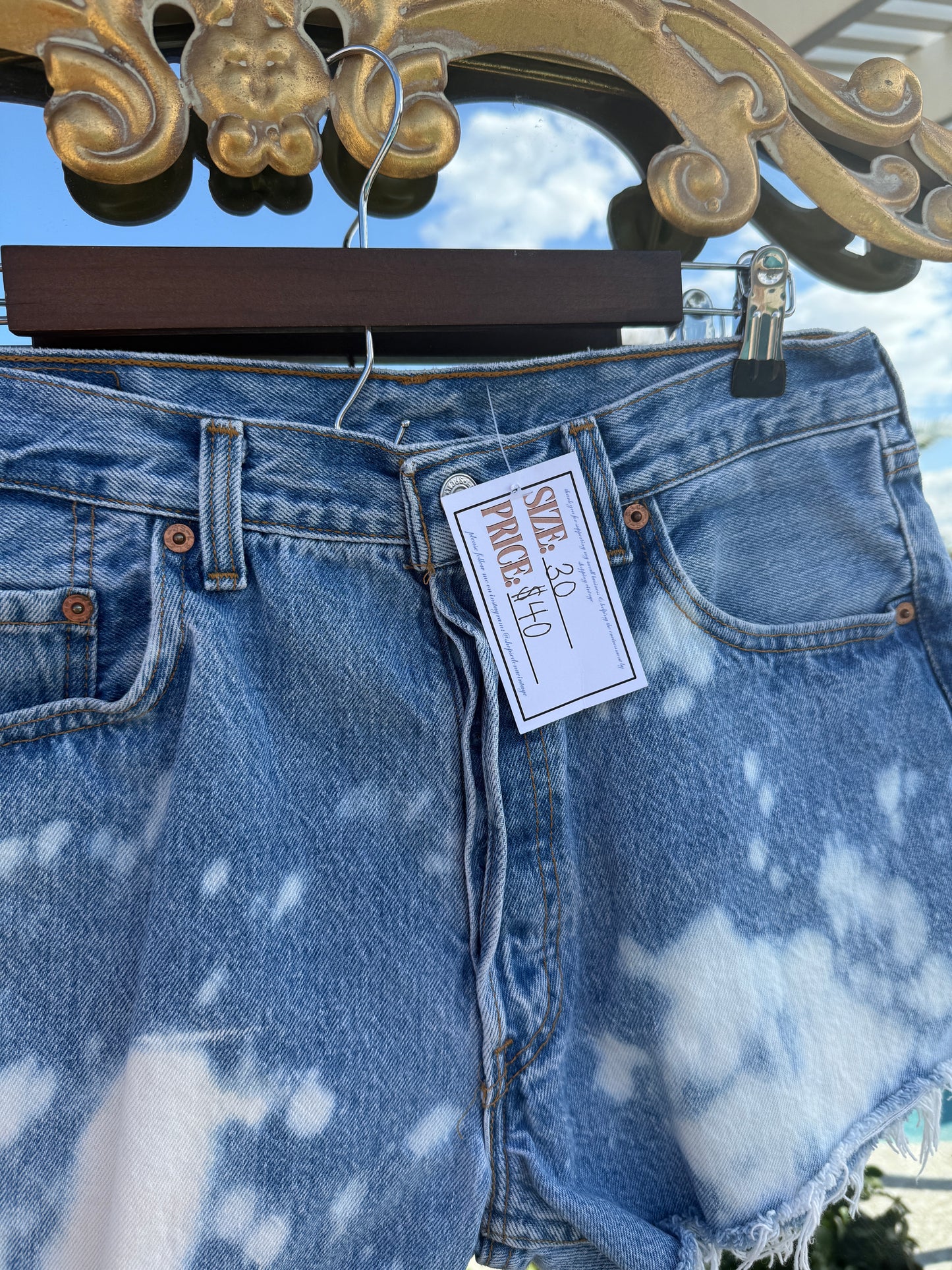 Vintage 501 Levi Shorts - 30
