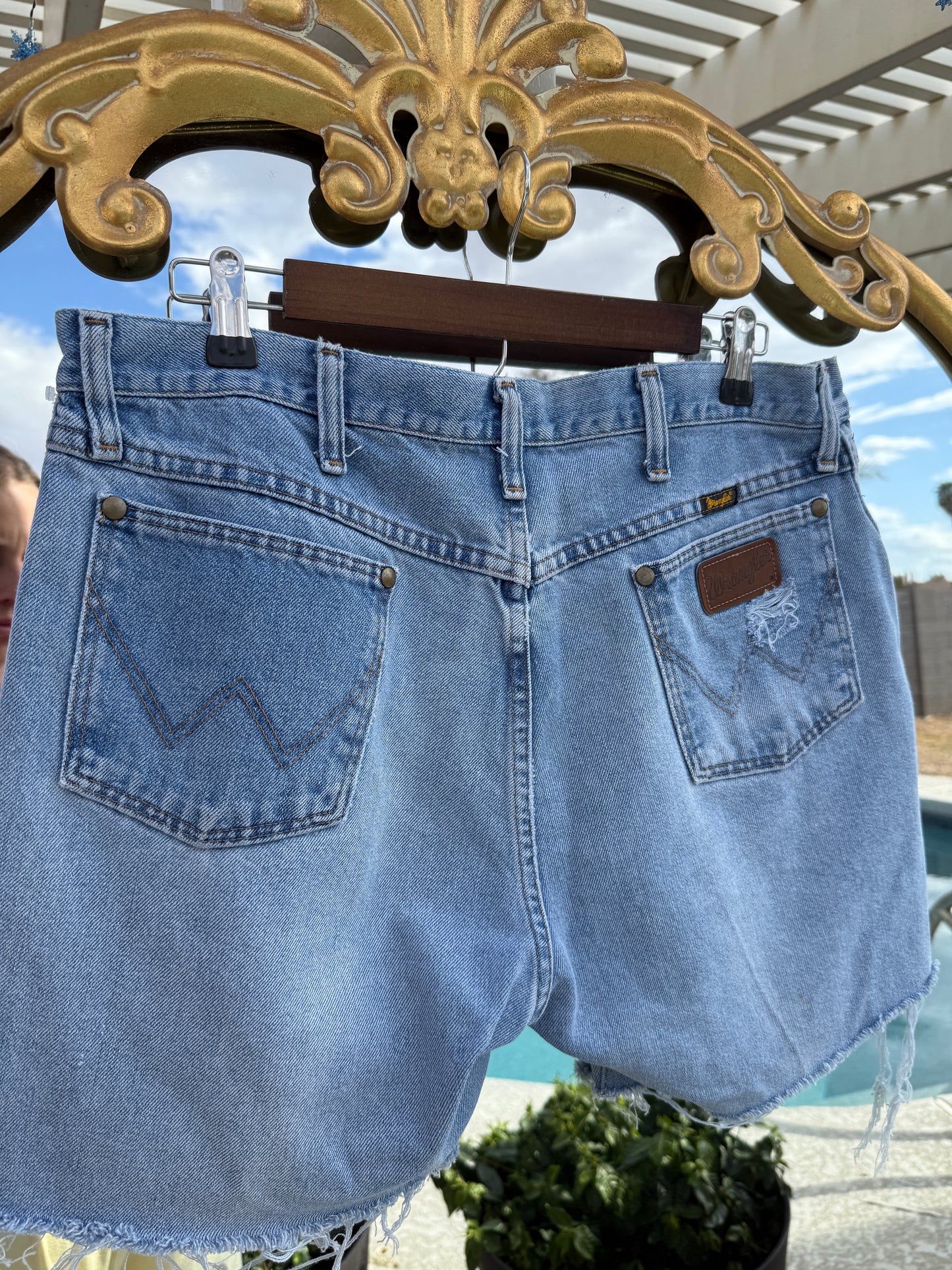 Vintage Wrangler Shorts - 36