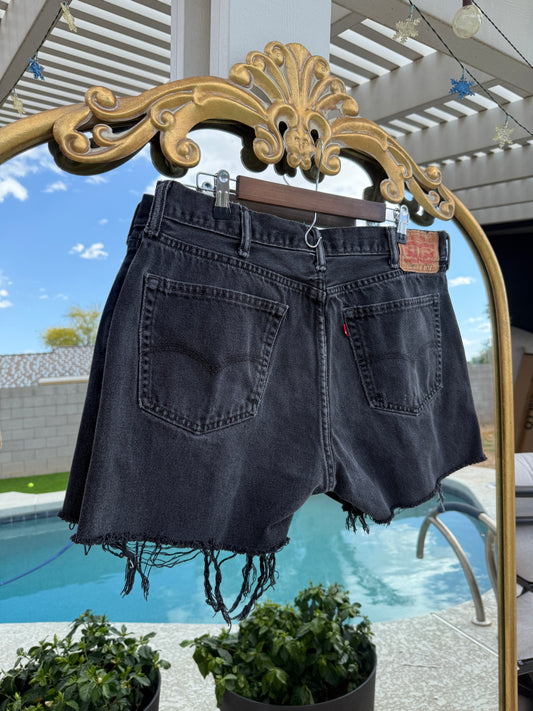 Vintage Levi Shorts - 34