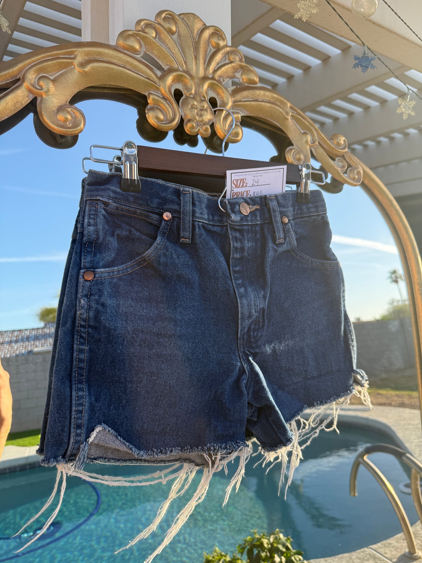 Vintage Wrangler Shorts - 24
