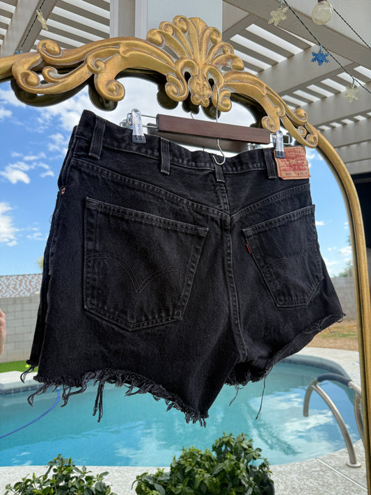 Vintage 505 Levi Shorts - 36